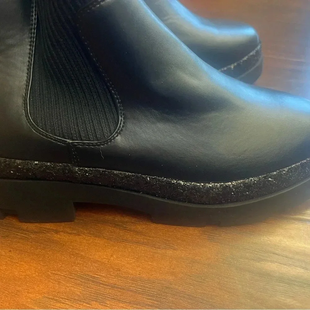 Steve Madden Black Chelsea Booties w Glitter- NWT girls size 5